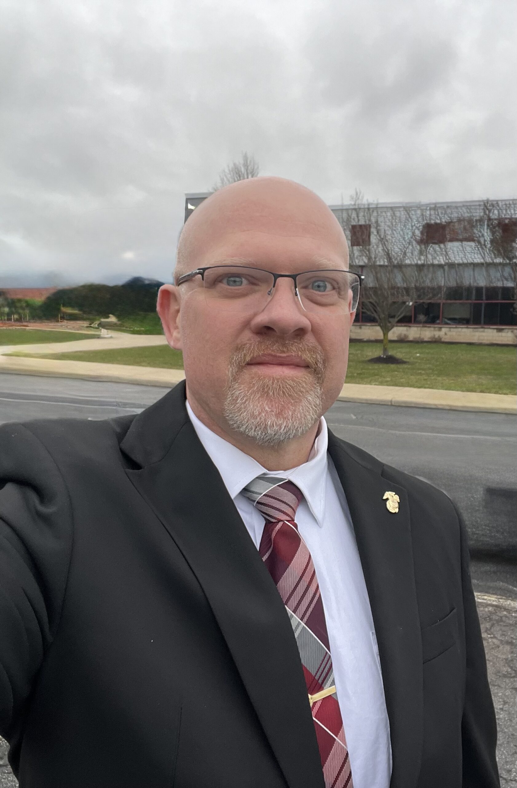 picture of man in a suit